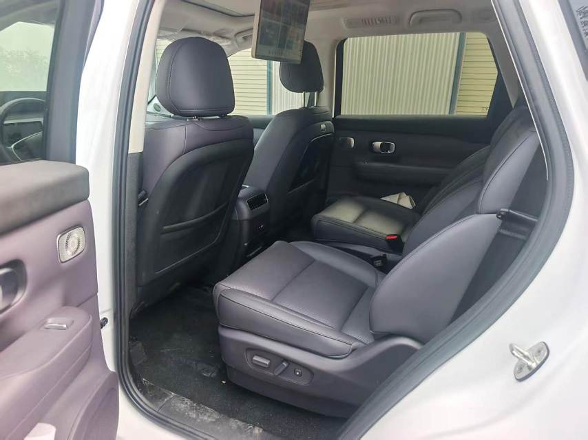Leapmotor C 16 Electric 630 6 Seats