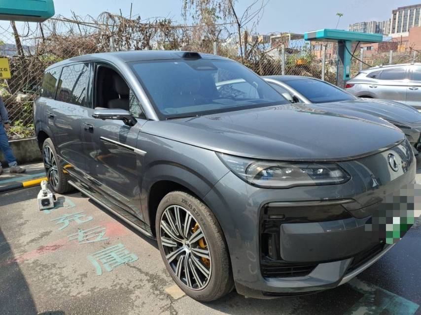 Denza N 9 Flagship