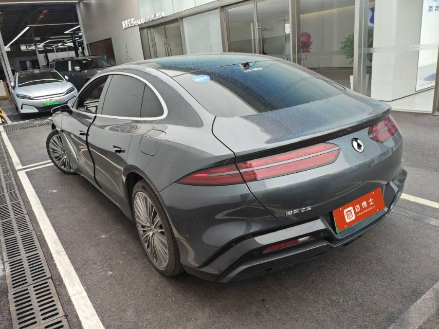 Denza Z 9 1100km 4WD Ultra Version