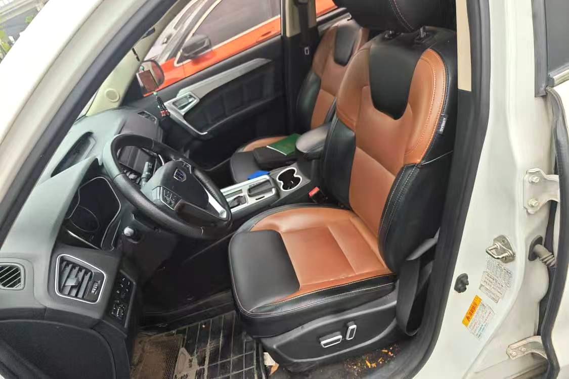 Geely X 6 1.3T CVT Flagship
