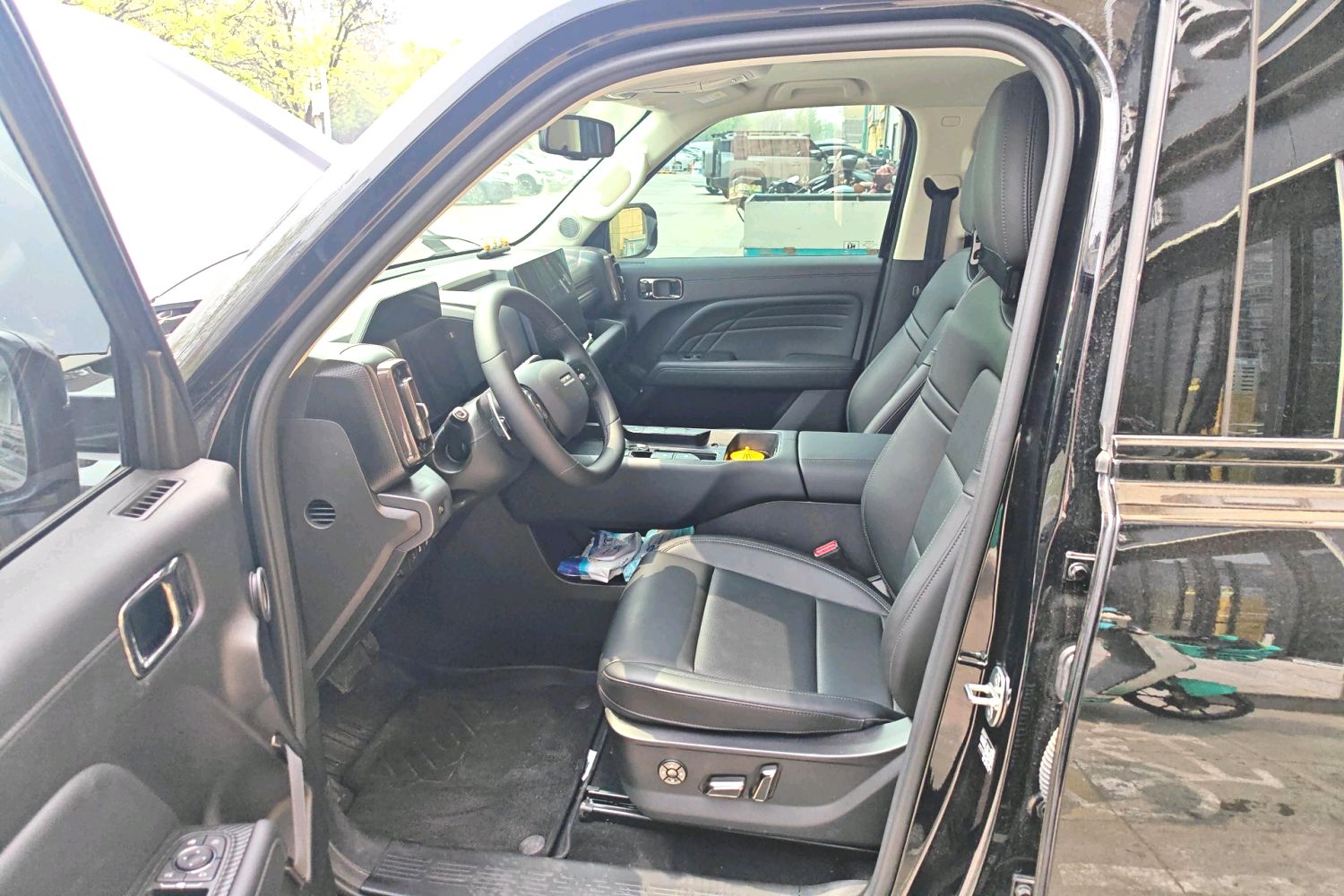 哈弗猛龙燃油 Model Year 2.0T 4WD Ultra