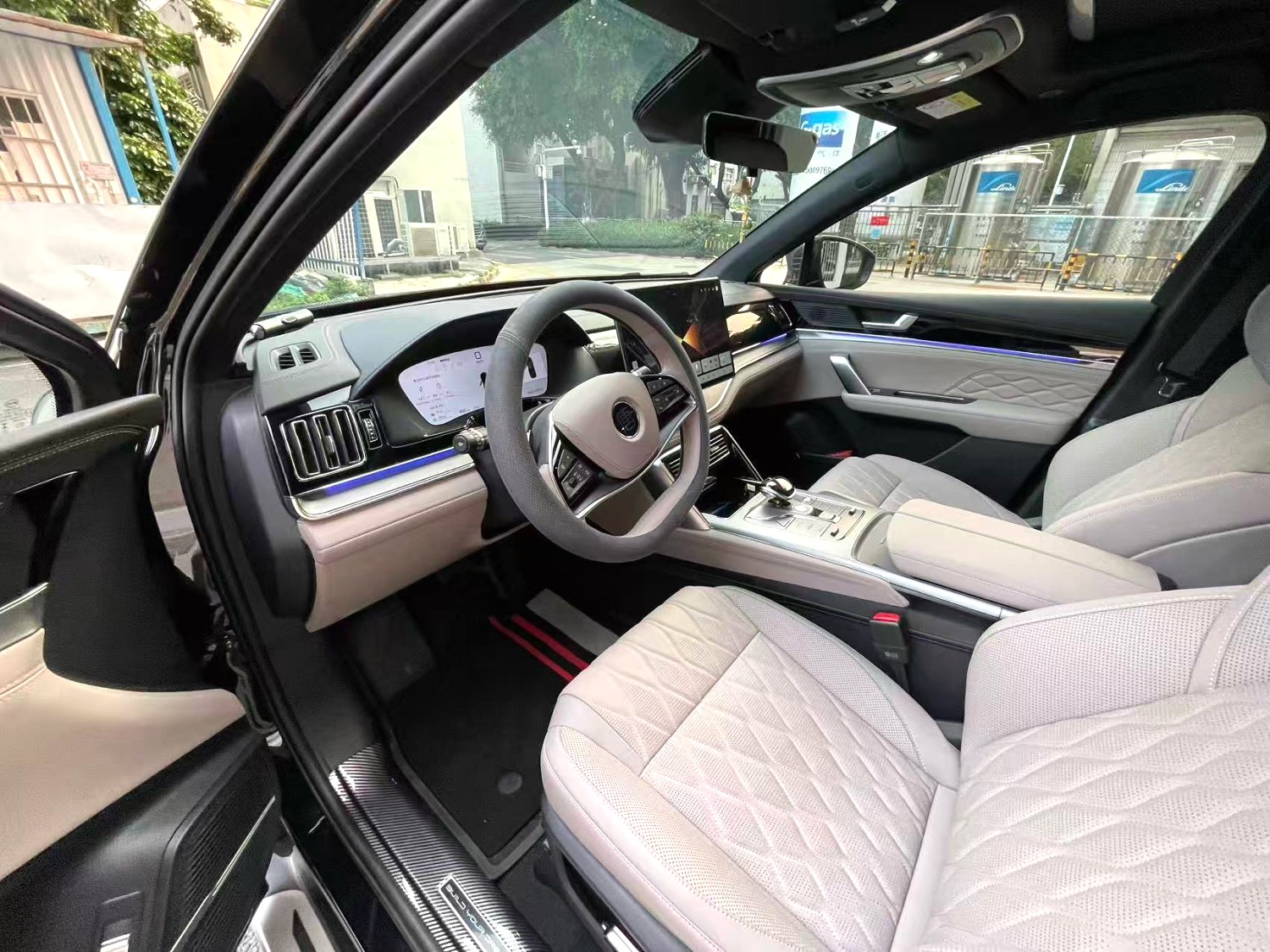 BYD L (Liter) DM i 112km Advanced