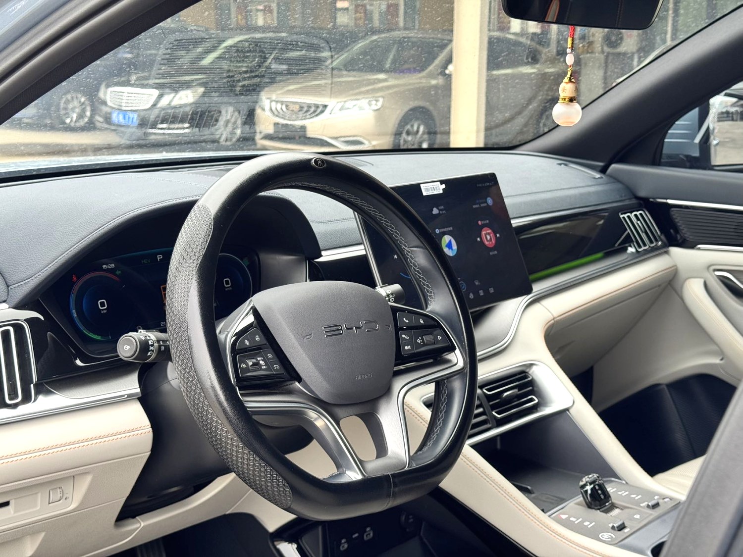 宋 PLUS New Energy Model Year 荣耀版 DM i 110km Flagship