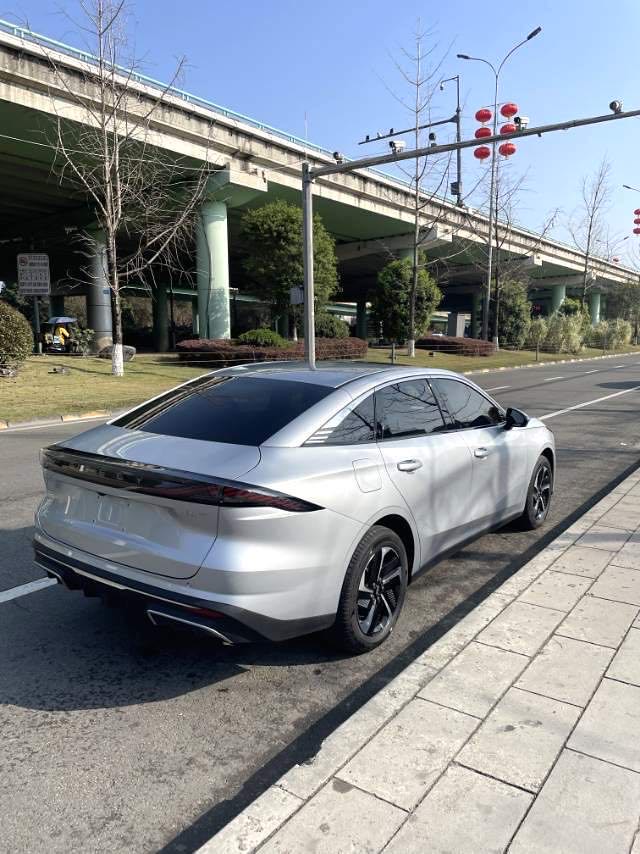 银河 L (Liter) 6 Model Year EM i 140km 星舰版