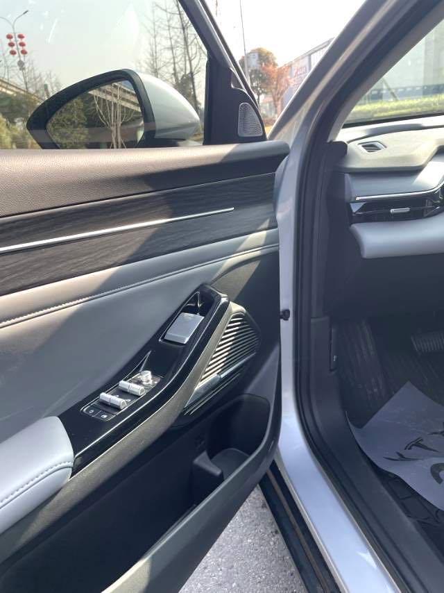 银河 L (Liter) 6 Model Year EM i 140km 星舰版