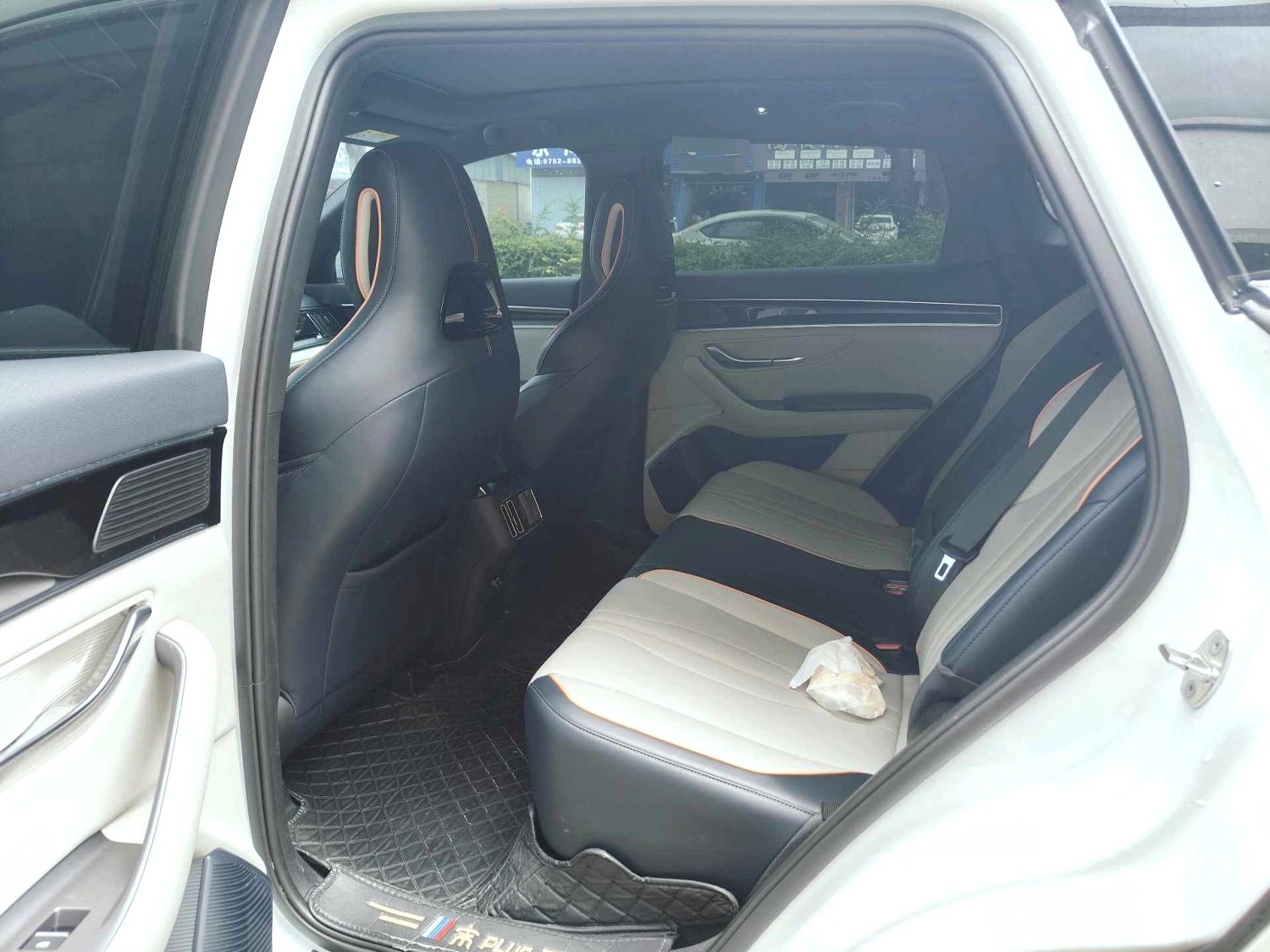 宋 PLUS New Energy Model Year 荣耀版 DM i 110km Flagship