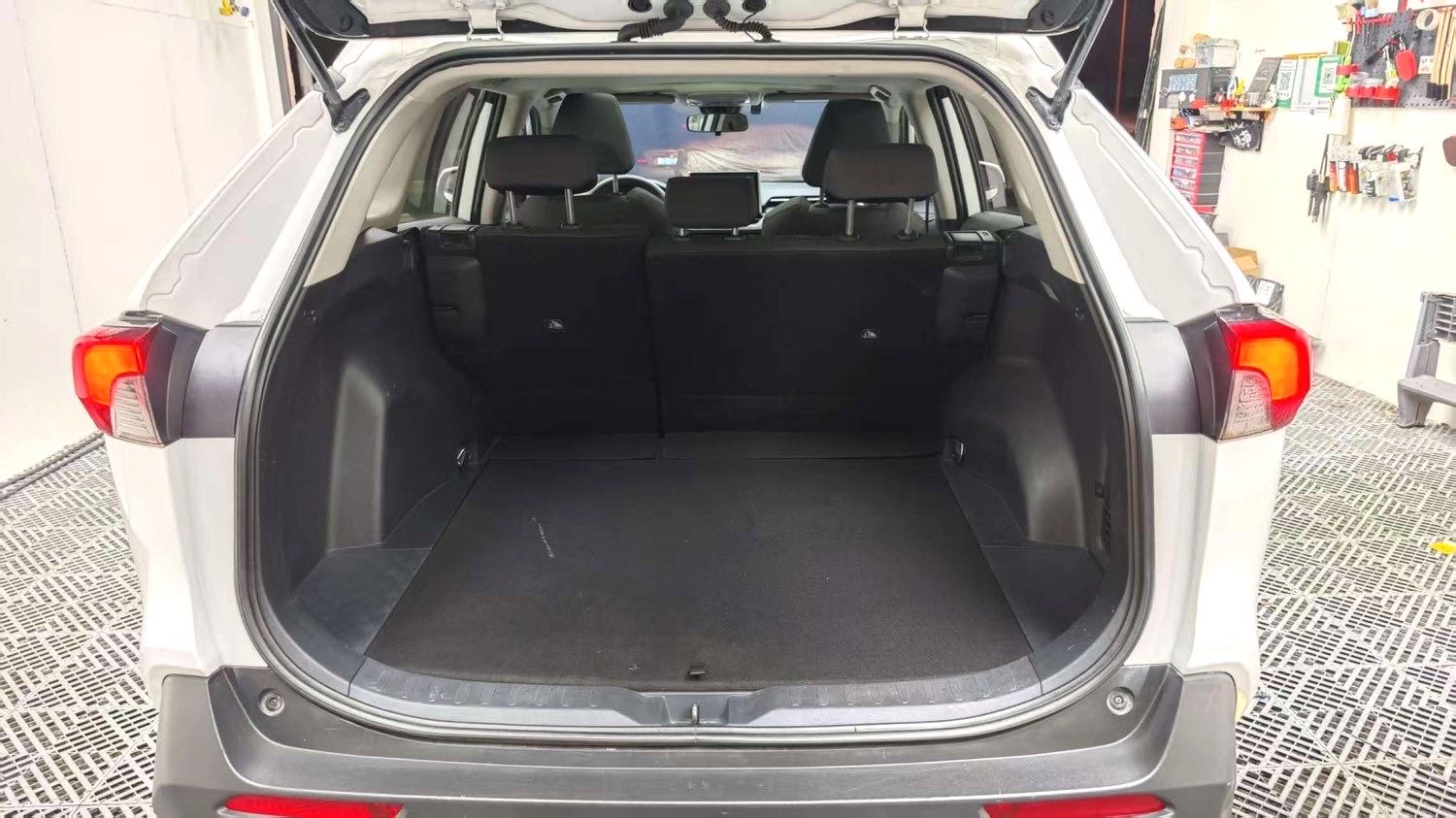 Toyota RAV 4 Hybrid 2.5L E CVT 2WDElite