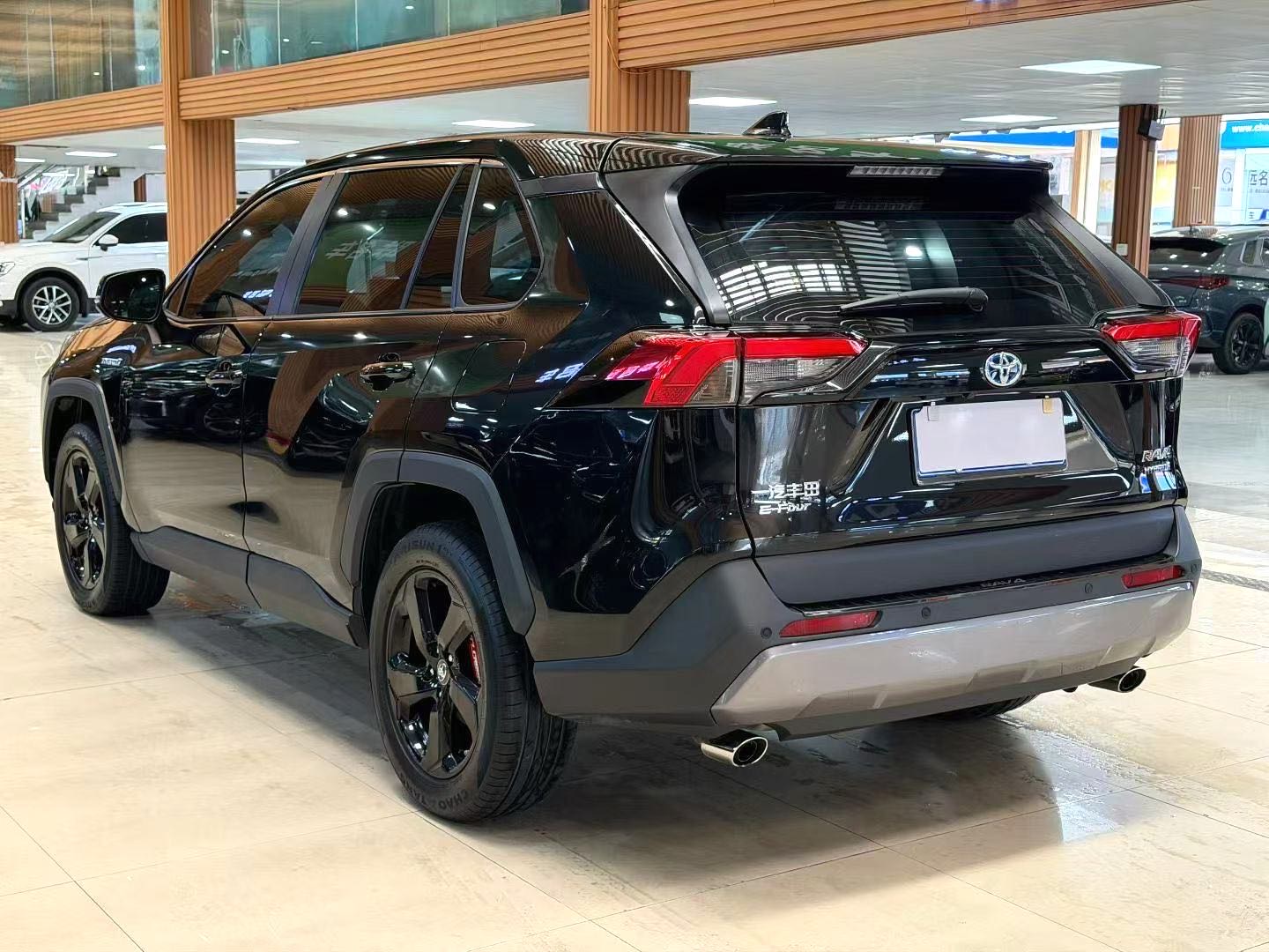 Toyota RAV 4 Hybrid 2.5L E CVT 4WD Plus Version