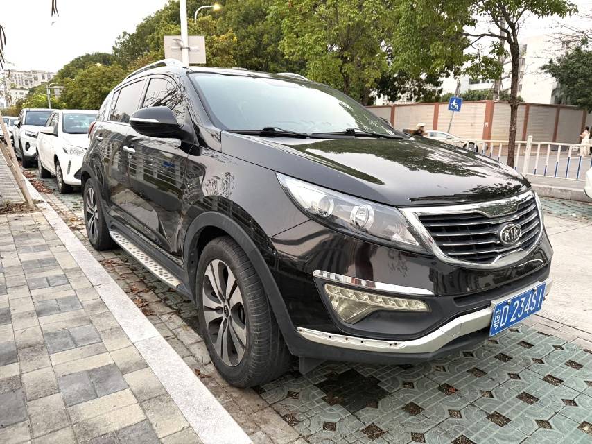 Kia Sportage 2,0 л, АКПП, передний привод, GL
