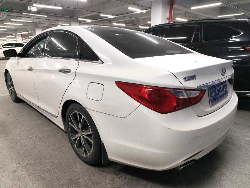 Hyundai 2.0L AutomaticLuxury