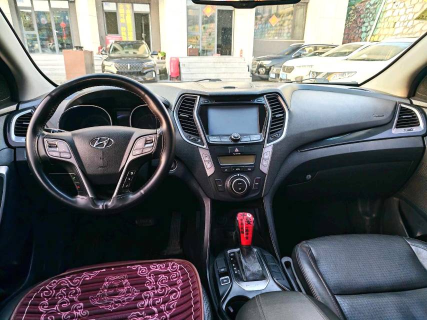 Hyundai Santa Fe 2.4L Automatic2WD