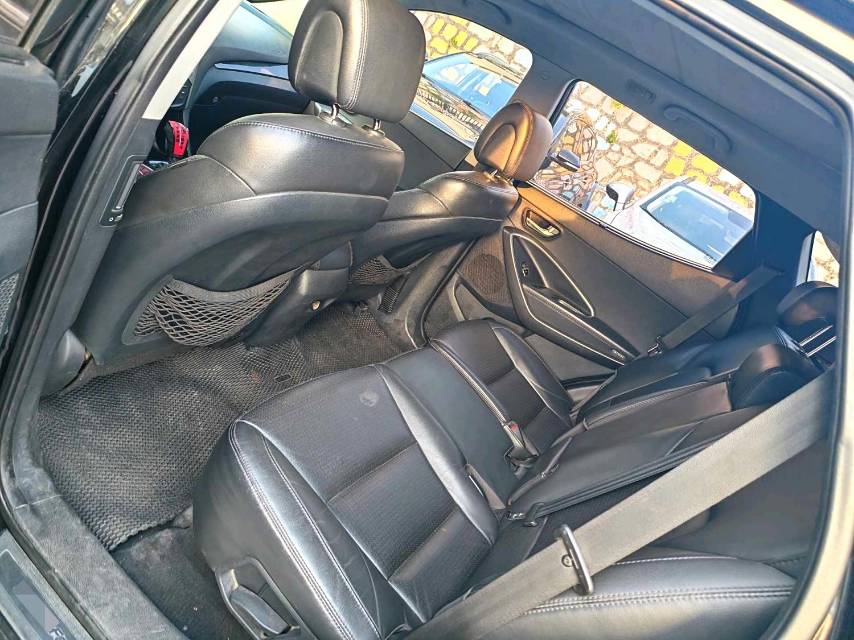 Hyundai Santa Fe 2.4L Automatic2WD