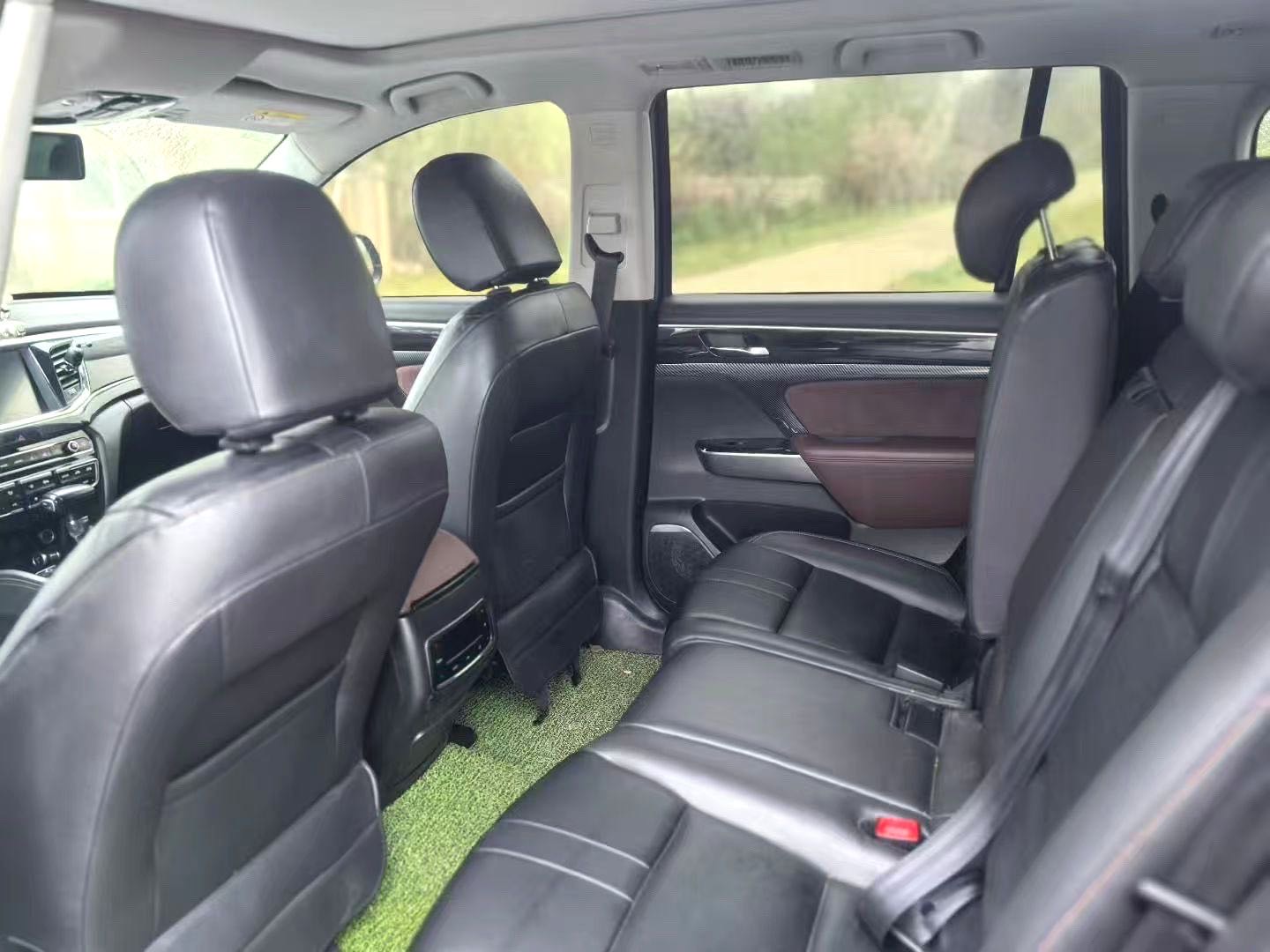 GAC Trumpchi GS 8 320T с передним приводом