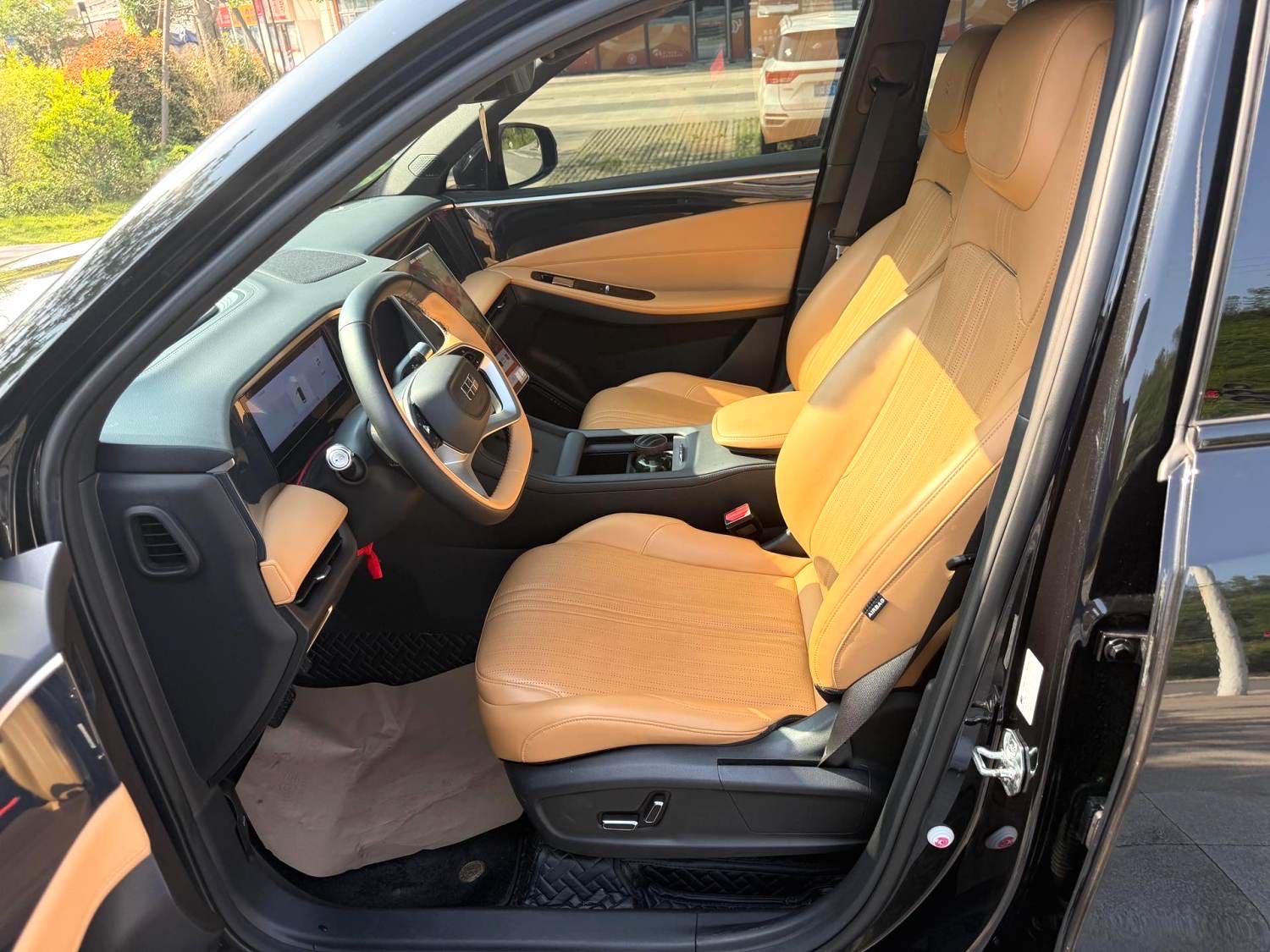 Geely Galaxy L (литр) 7 1.5T 115 км PLUS
