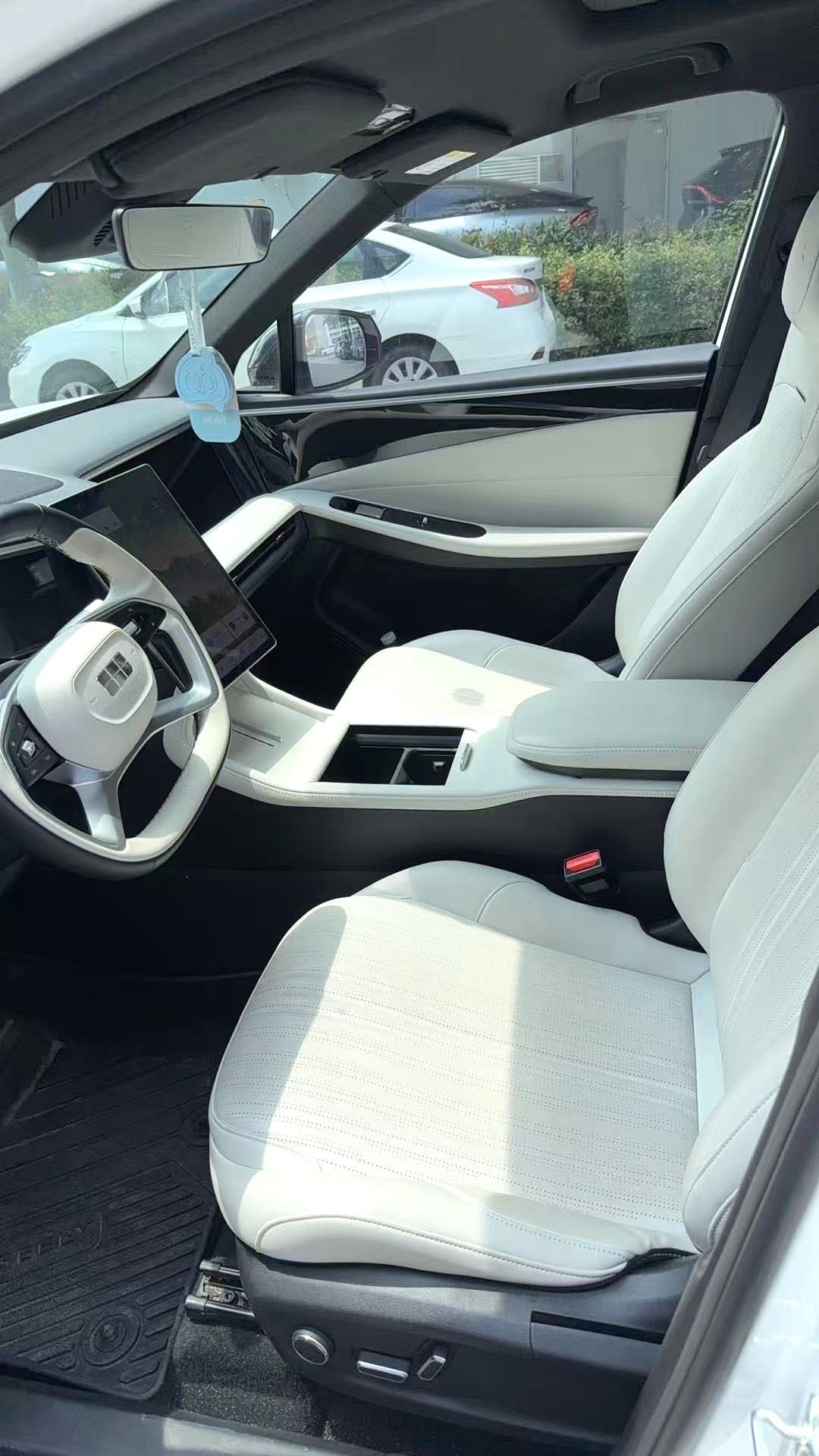 Geely Galaxy L (литр) 7 1.5T 115 км