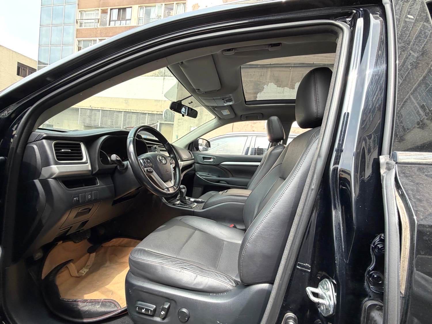Toyota Highlander 2.0T 4WD Luxury, 7 мест