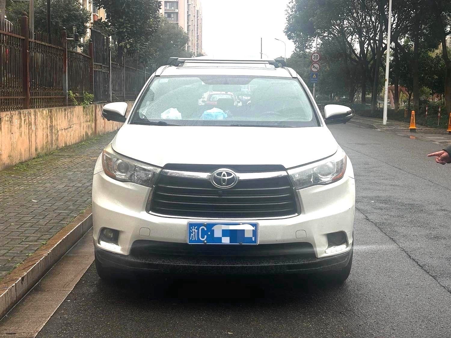 Toyota Highlander 2.0T 4WD Luxury, 7 мест
