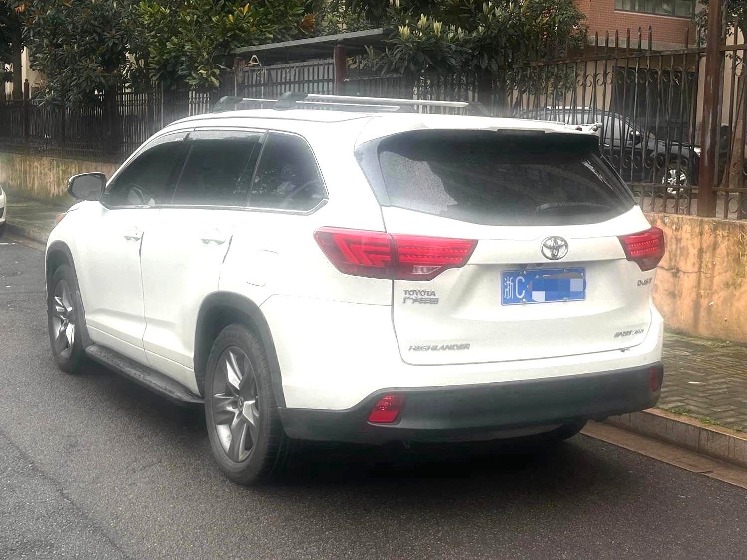 Toyota Highlander 2.0T 4WD Luxury, 7 мест