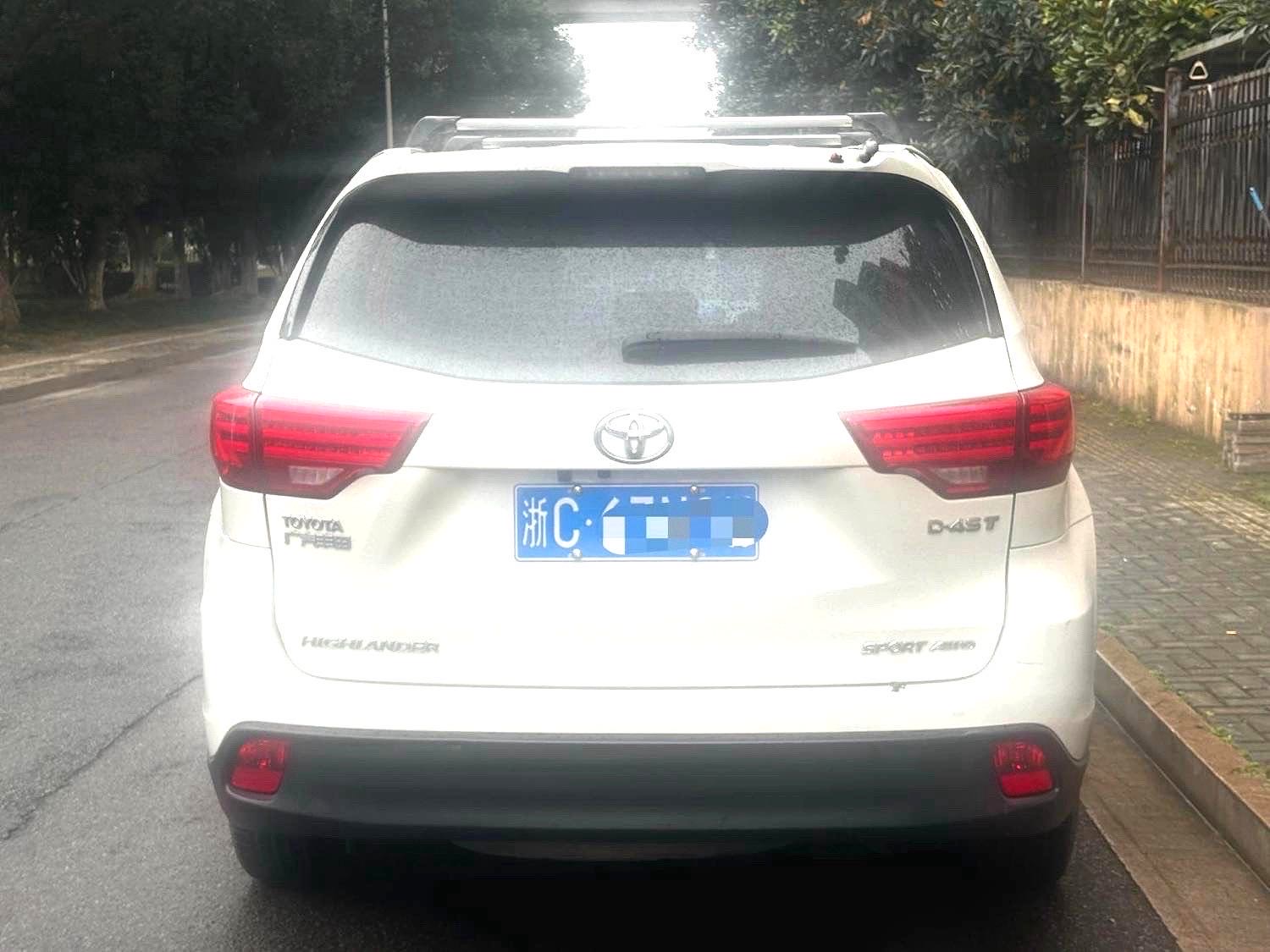 Toyota Highlander 2.0T 4WD Luxury, 7 мест