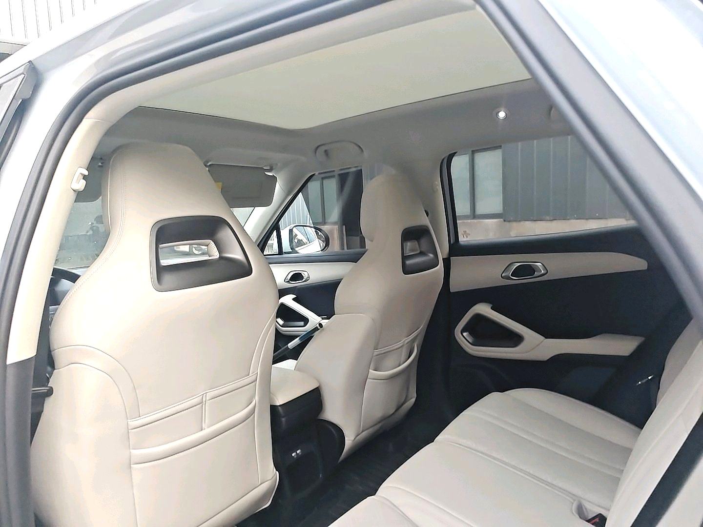 元 UP Model Year 401KM Advanced