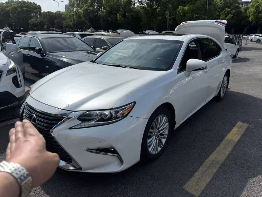 Lexus ES 200 Elite