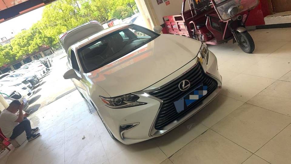 Lexus ES 200 Elite