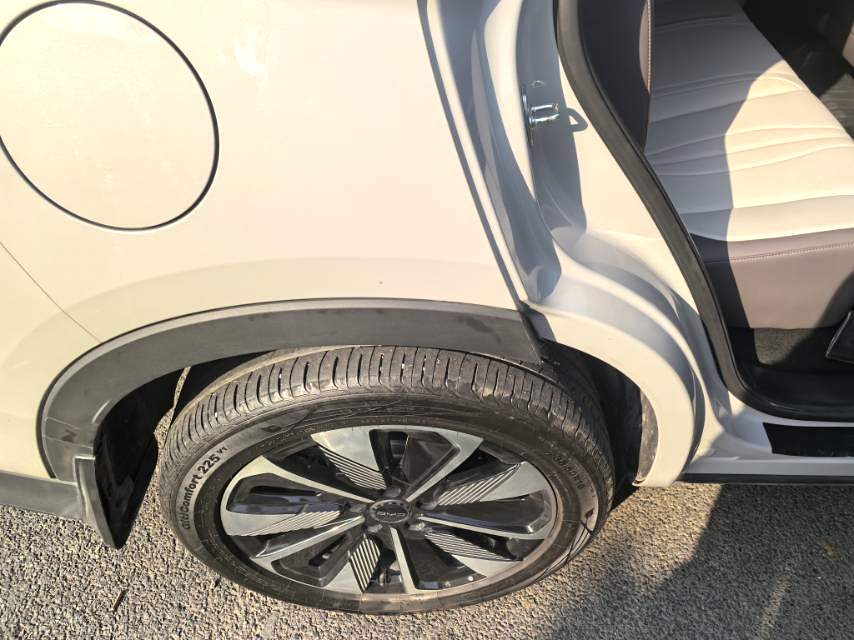 宋 PLUS New Energy Model Year 荣耀版 Electric Vehicle 520km Luxury