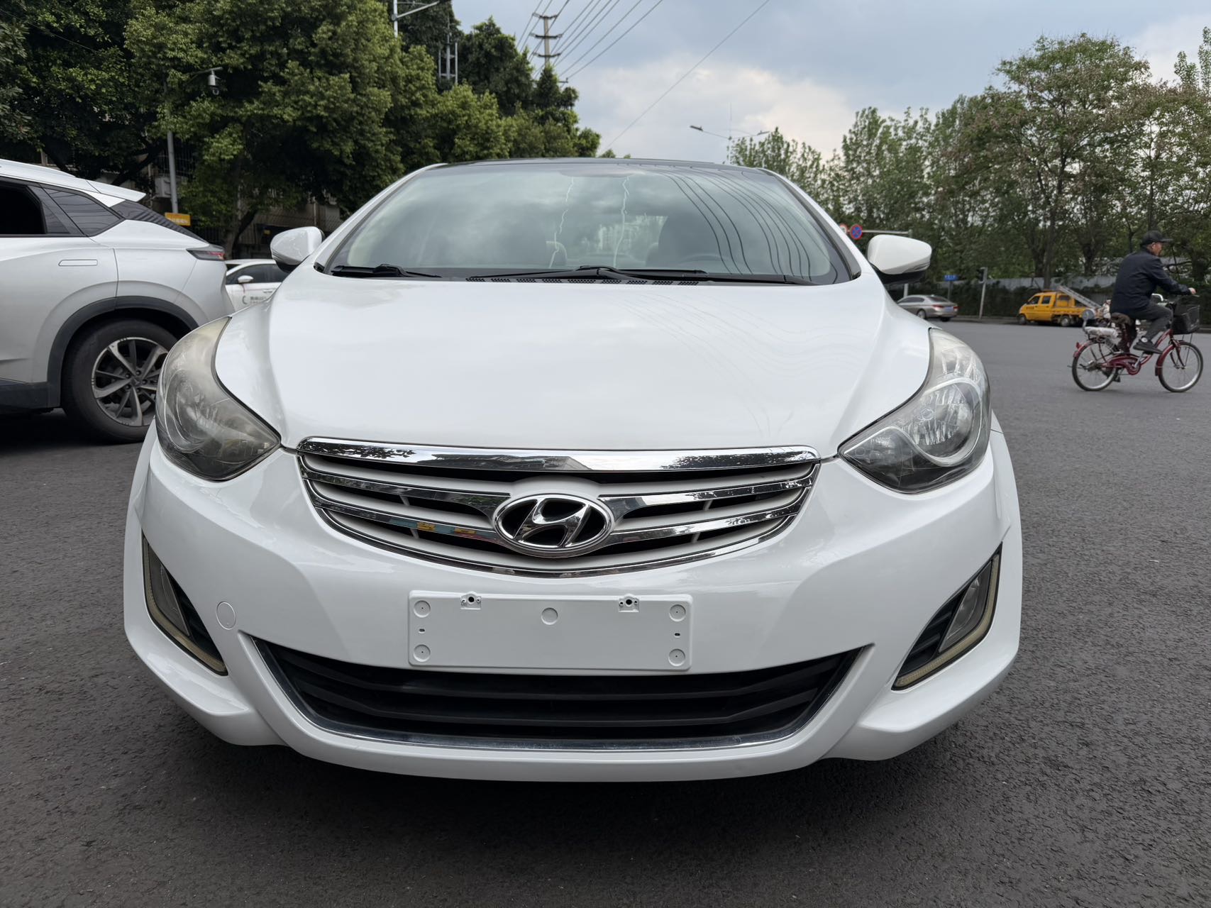 Hyundai 1,6 л, автоматическая коробка передач