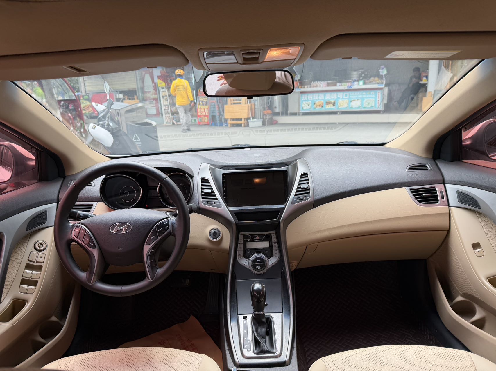 Hyundai 1,6 л, автоматическая коробка передач