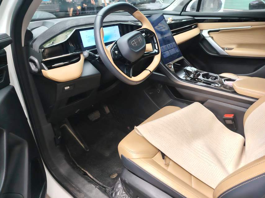 博越 L (Liter) Model Year 1.5TD DCT Premium