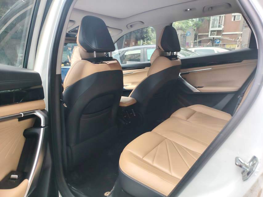 博越 L (Liter) Model Year 1.5TD DCT Premium