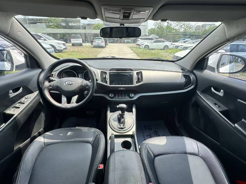 Kia Sportage 2,0 л, АКПП, передний привод, GL