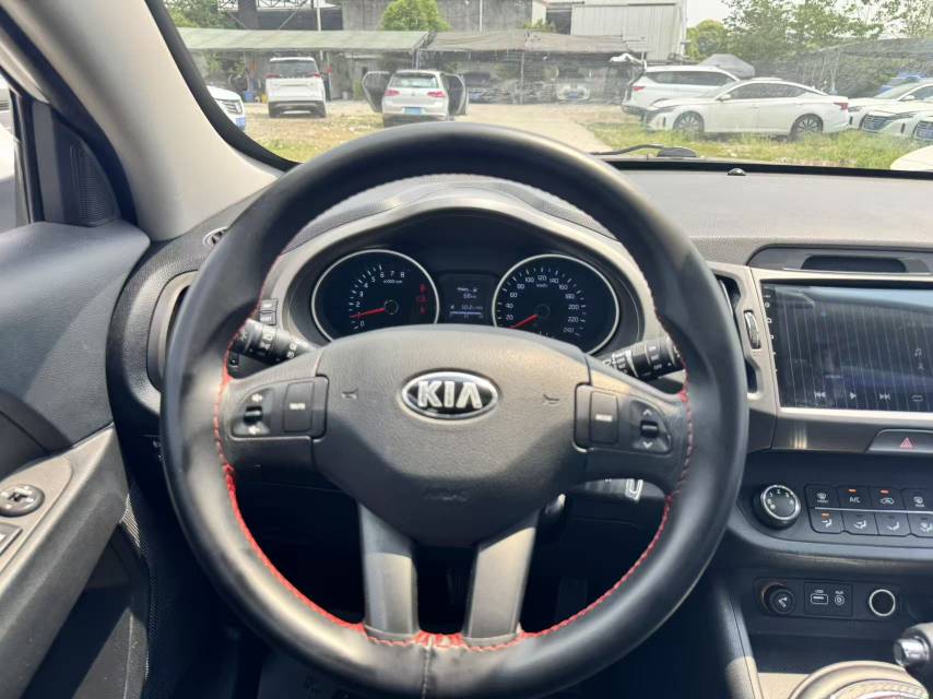Kia Sportage 2,0 л, АКПП, передний привод, GL