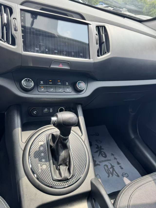 Kia Sportage 2,0 л, АКПП, передний привод, GL