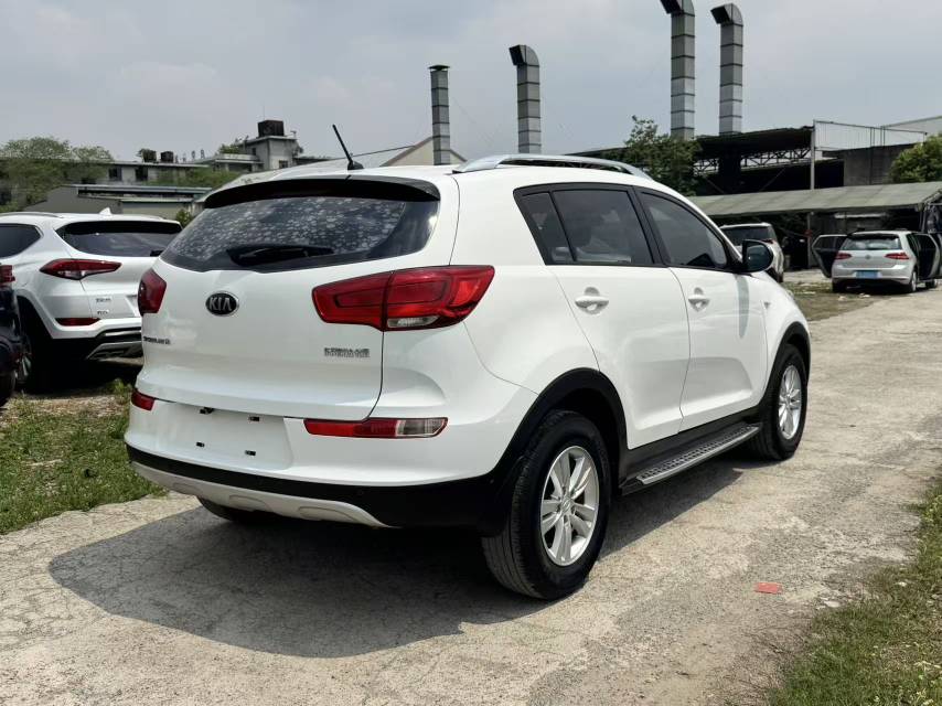 Kia Sportage 2,0 л, АКПП, передний привод, GL