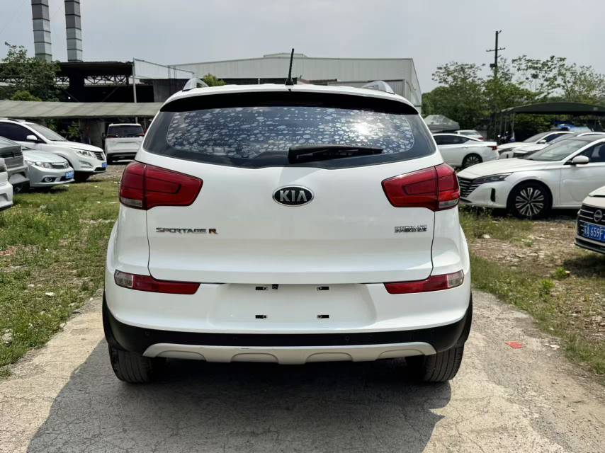 Kia Sportage 2,0 л, АКПП, передний привод, GL
