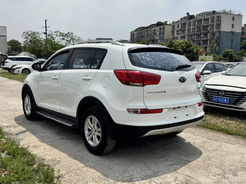 Kia Sportage 2,0 л, АКПП, передний привод, GL