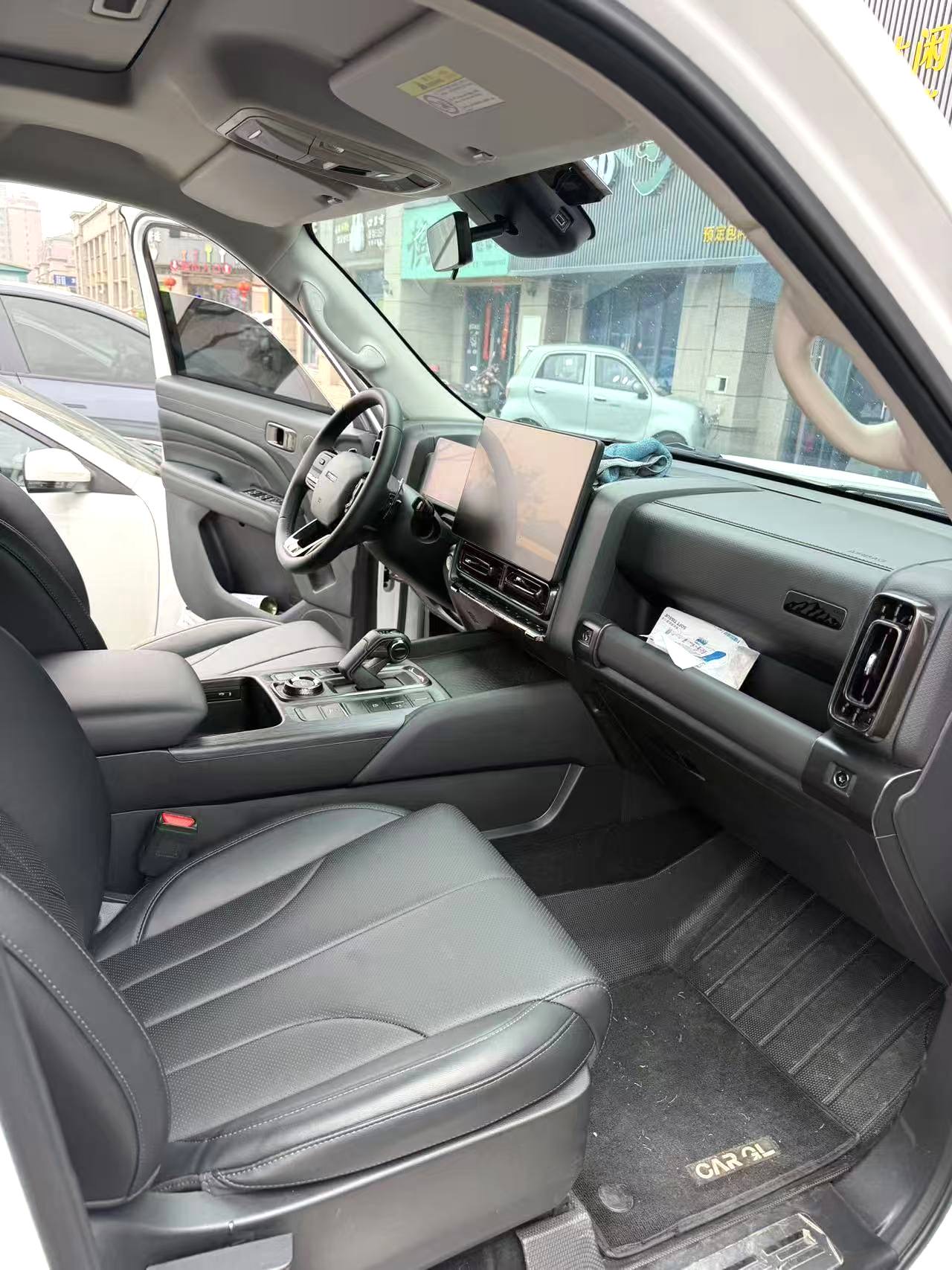 哈弗 H 9 Model Year 2.0T 汽油四驱探境版