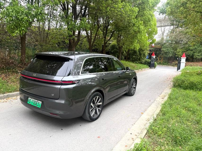 Li Auto L (Liter) 8 Max