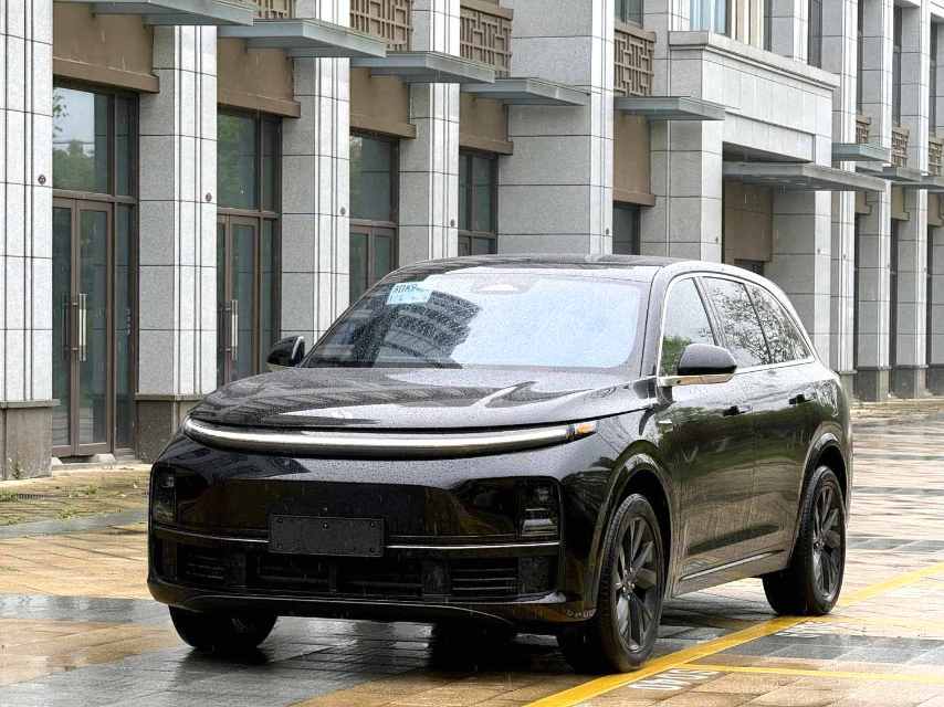 Li Auto L (Liter) 7 Pro