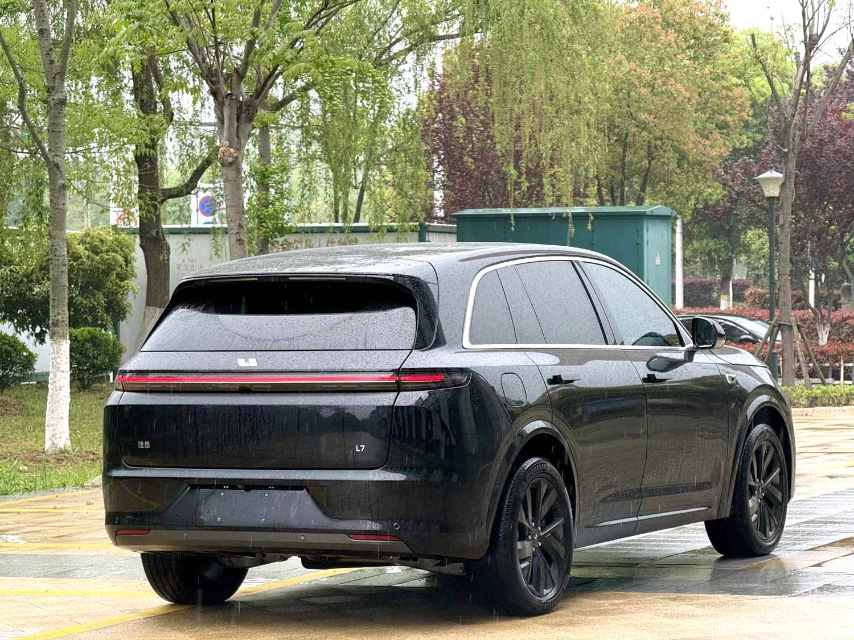 Li Auto L (Liter) 7 Pro
