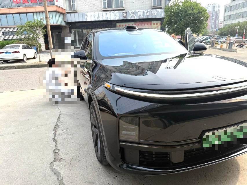 理想 L (Liter) 7 Model Year Ultra