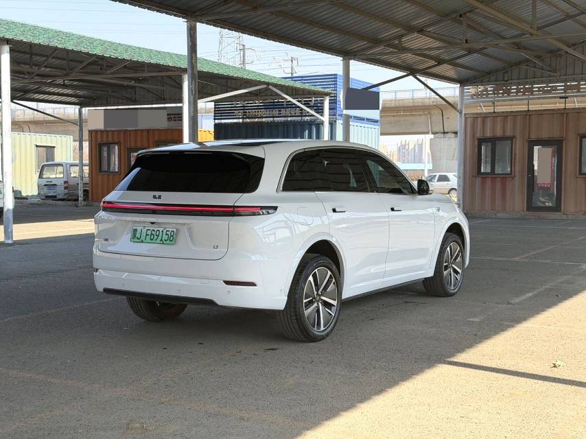 Li Auto L (Liter) 7 Pro