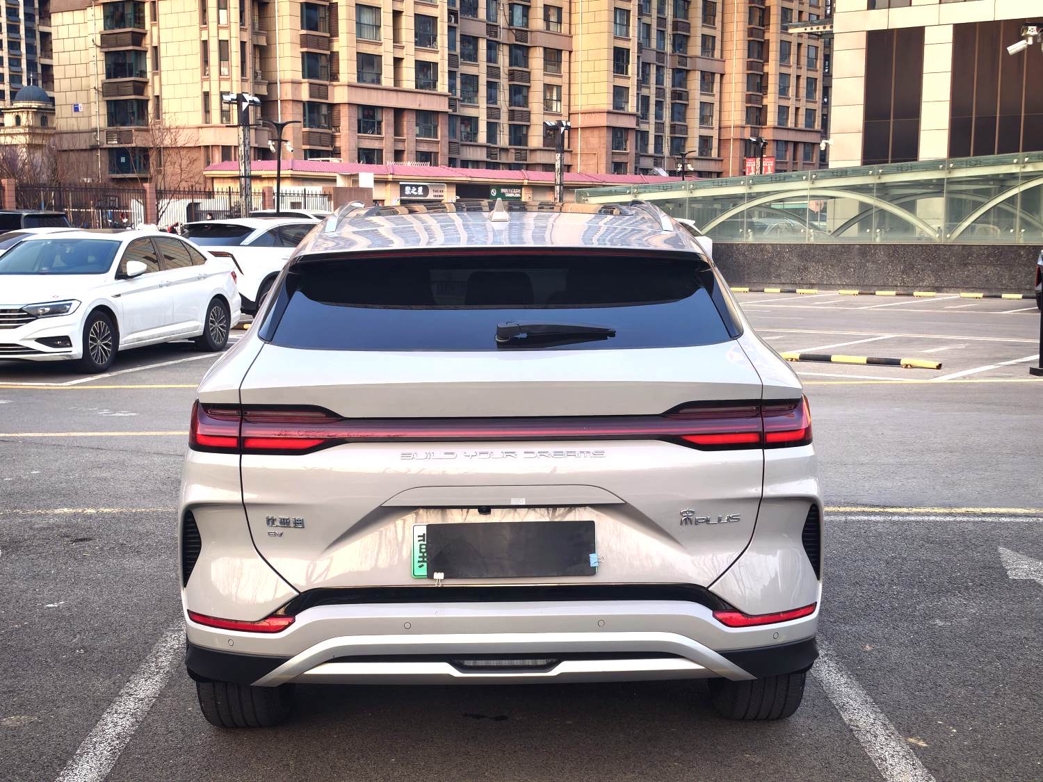 宋 PLUS New Energy Model Year 荣耀版 Electric Vehicle 520km Premium