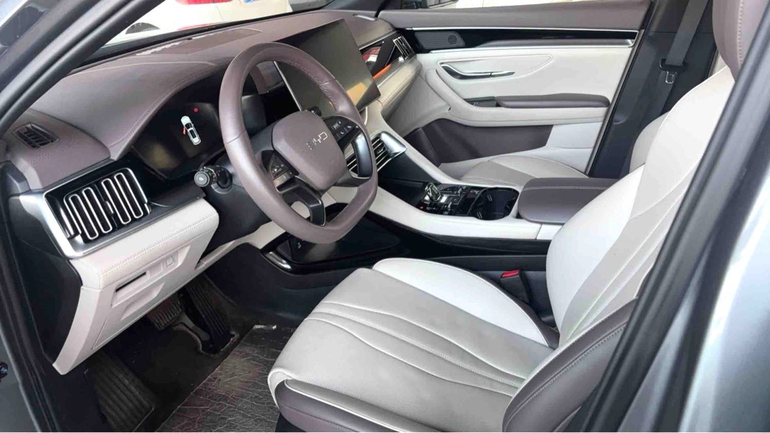 宋 PLUS New Energy Model Year Electric Vehicle 520km Premium