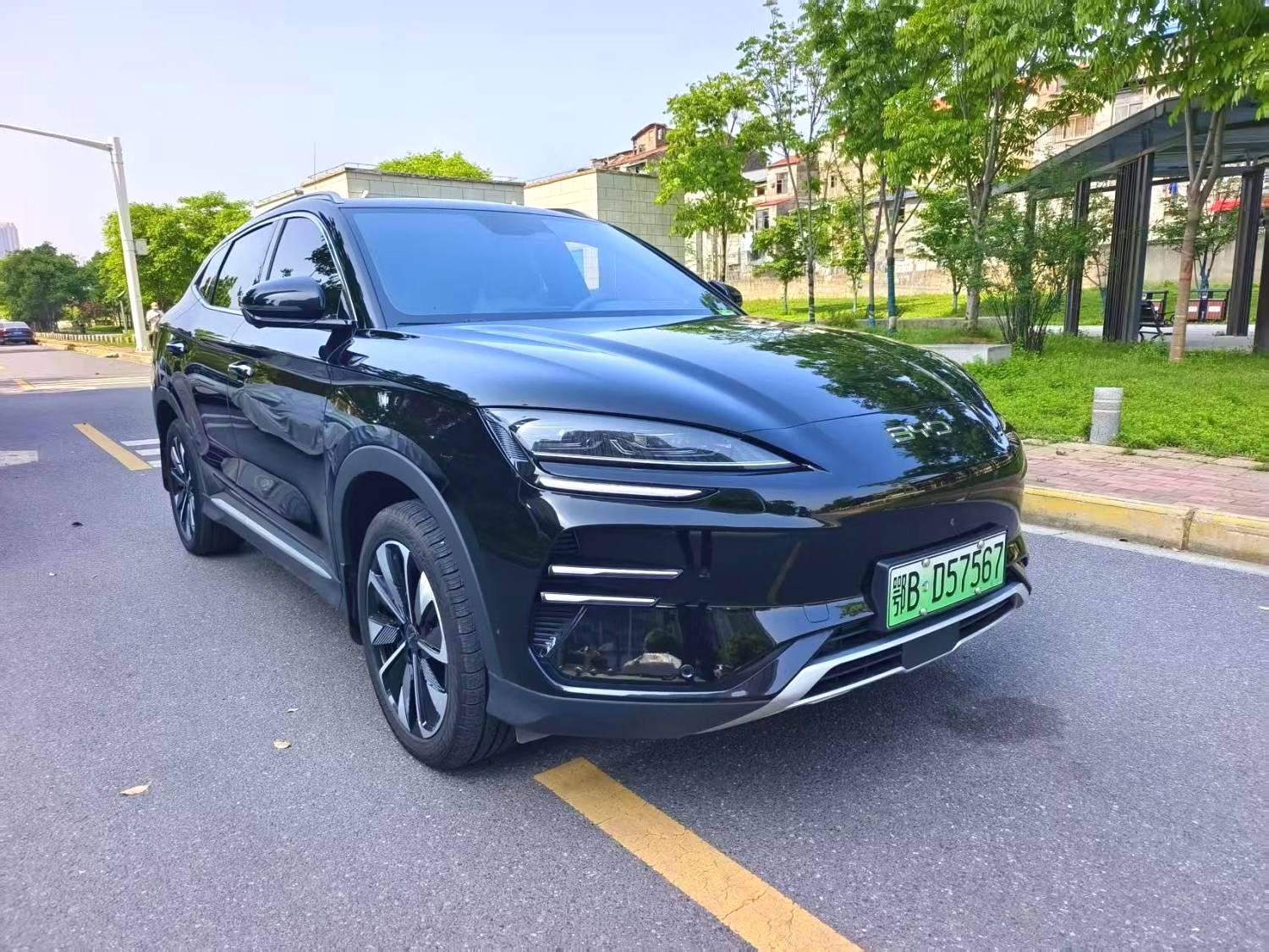 宋 PLUS New Energy Model Year 荣耀版 Electric Vehicle 520km Luxury