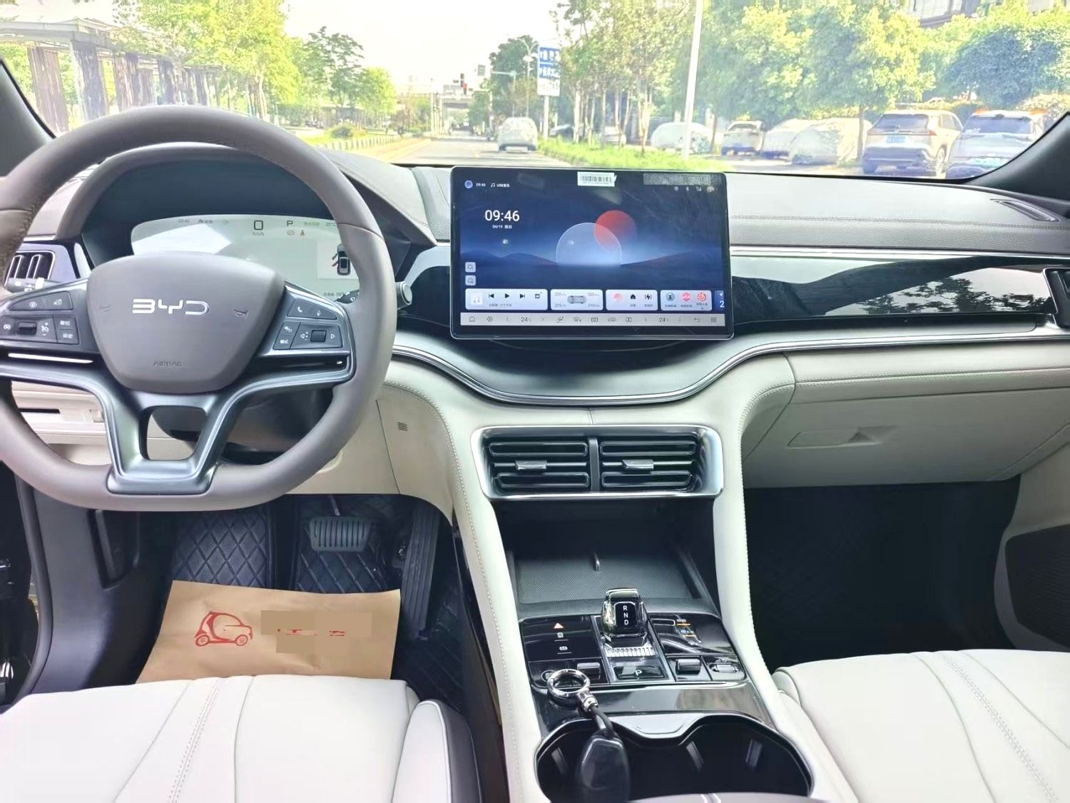 宋 PLUS New Energy Model Year 荣耀版 Electric Vehicle 520km Luxury