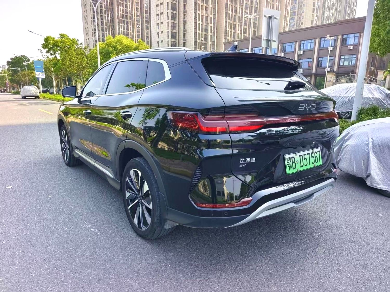 宋 PLUS New Energy Model Year 荣耀版 Electric Vehicle 520km Luxury