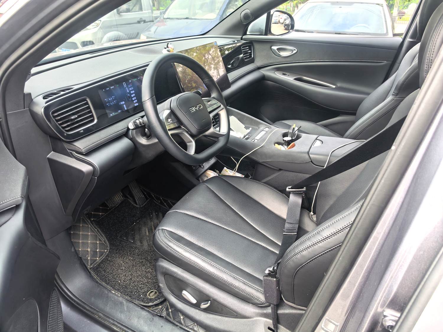 BYD 06 — электромобиль на альтернативном топливе, версия 605 Pro