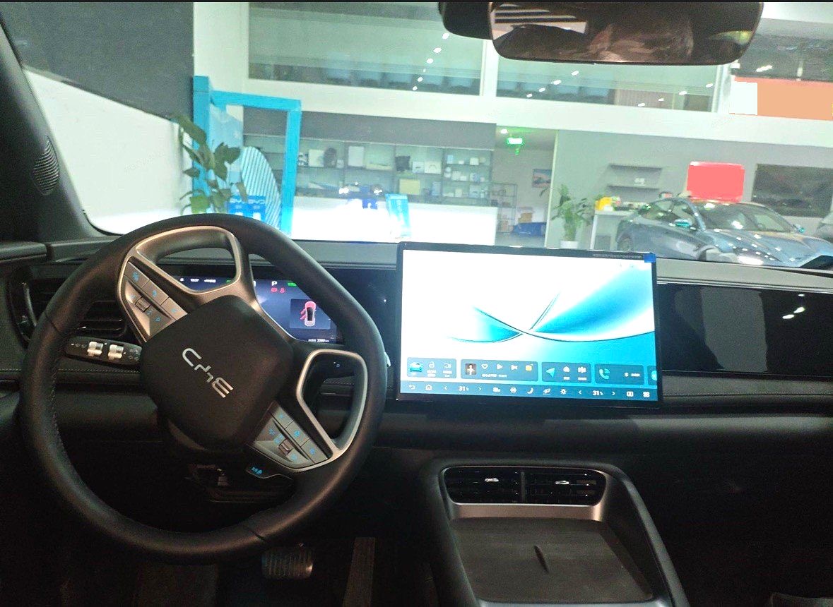 BYD 06 — электромобиль на альтернативном топливе, версия 605 Pro